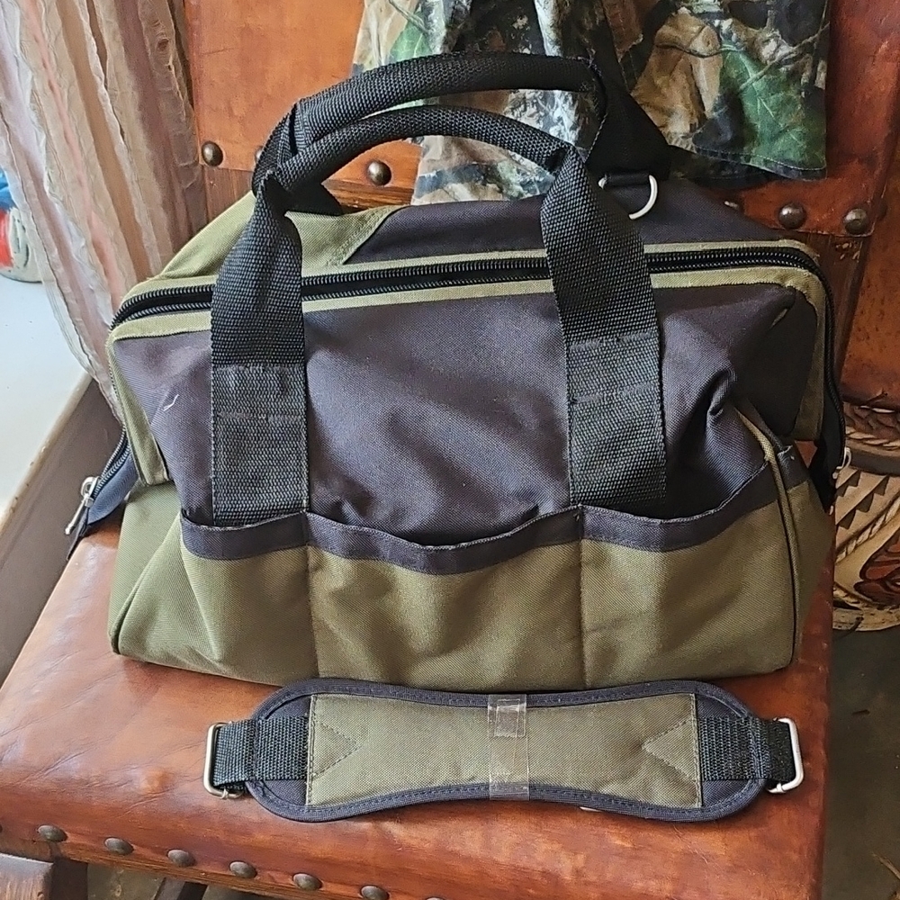 Olive Green and Black Men’s Carry Bag with Shoulder Strap